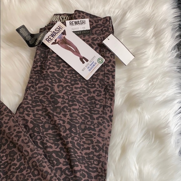 Rewash
Juniors' Printed Skinny Jeans - Picture 5 of 9